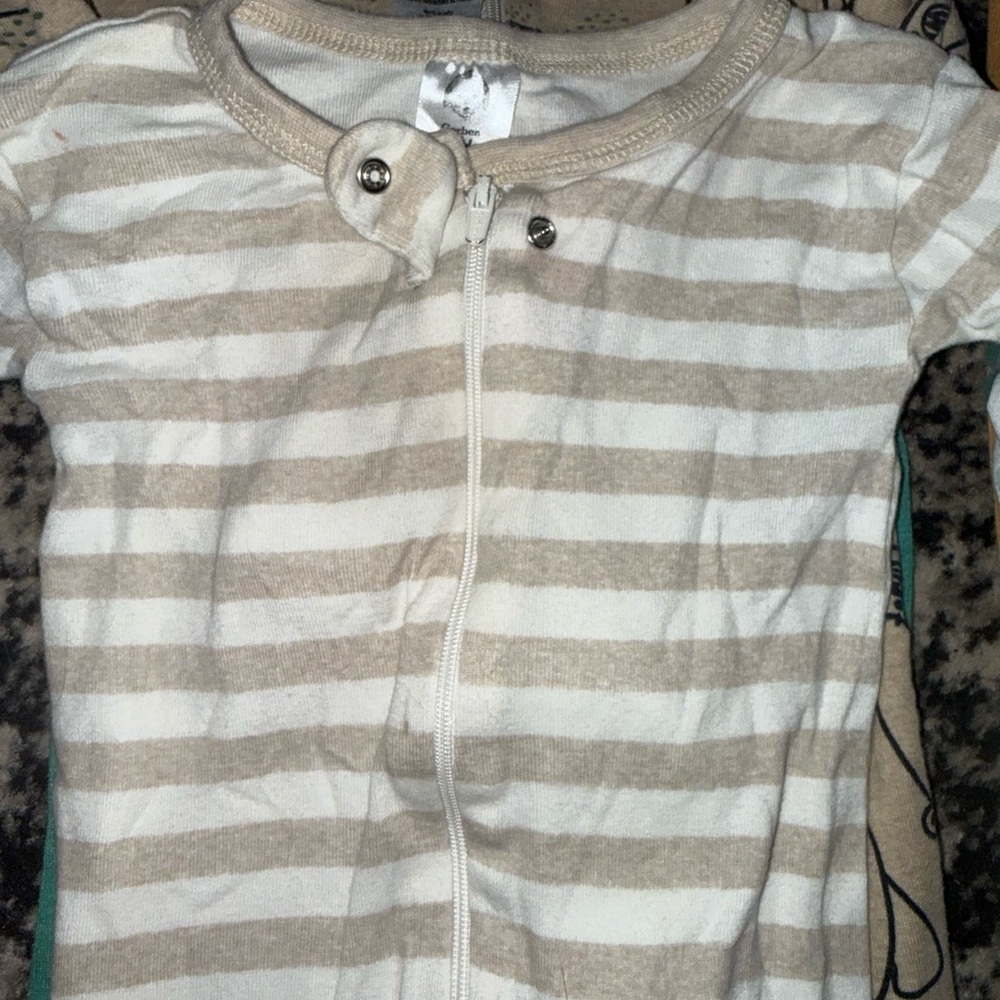 Assorted Baby Sleepers size 24m and 2t - Picture 4 of 6